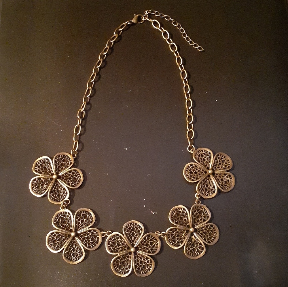 Flower Necklace with matching Earrings